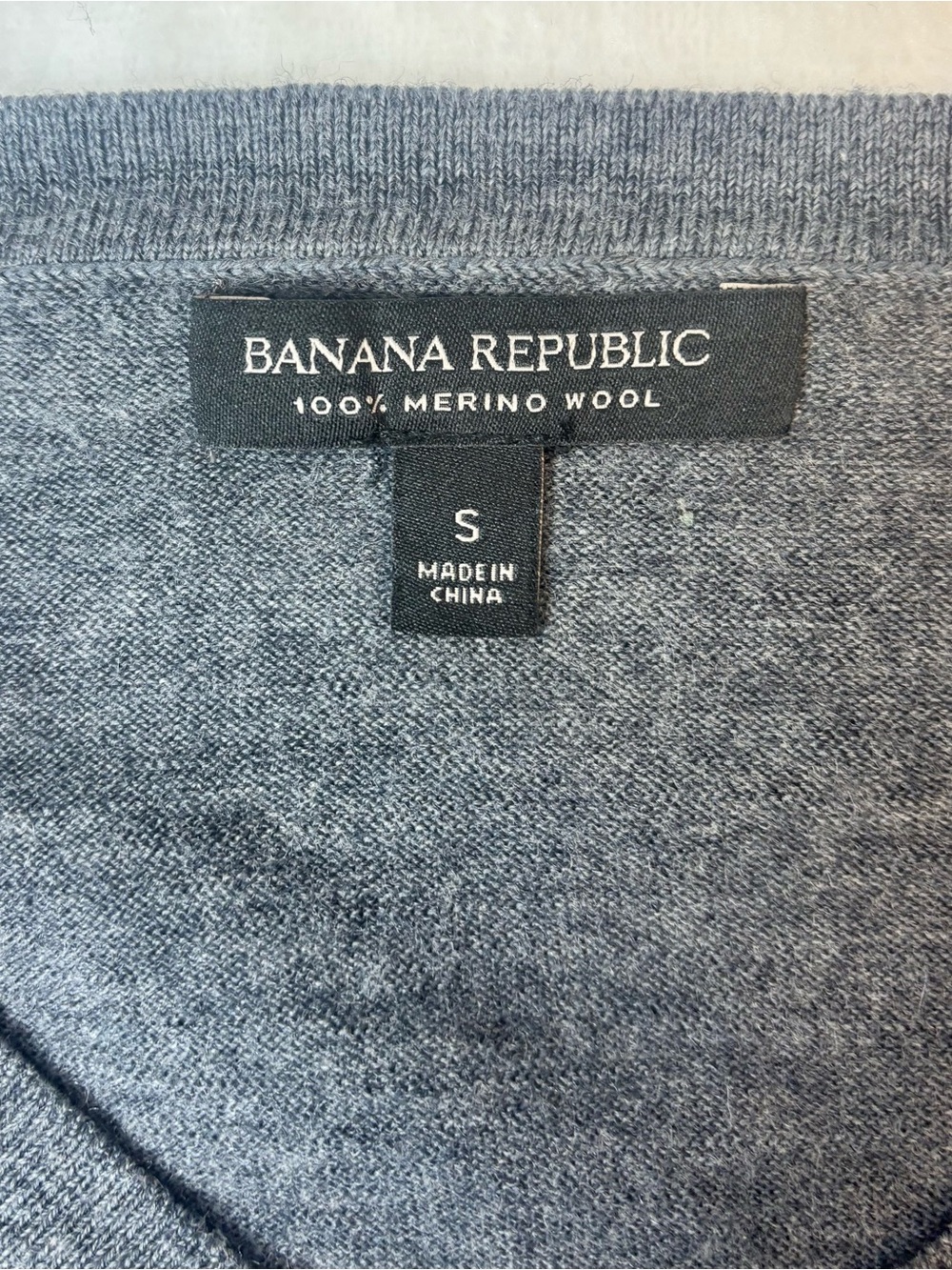 100% Merino Wool Charcoal Grey Sweater | Banana Republic | Women’s Small
